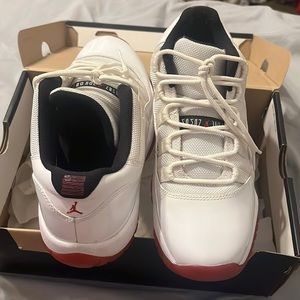 Air Jordan 11 Low "varsity red"